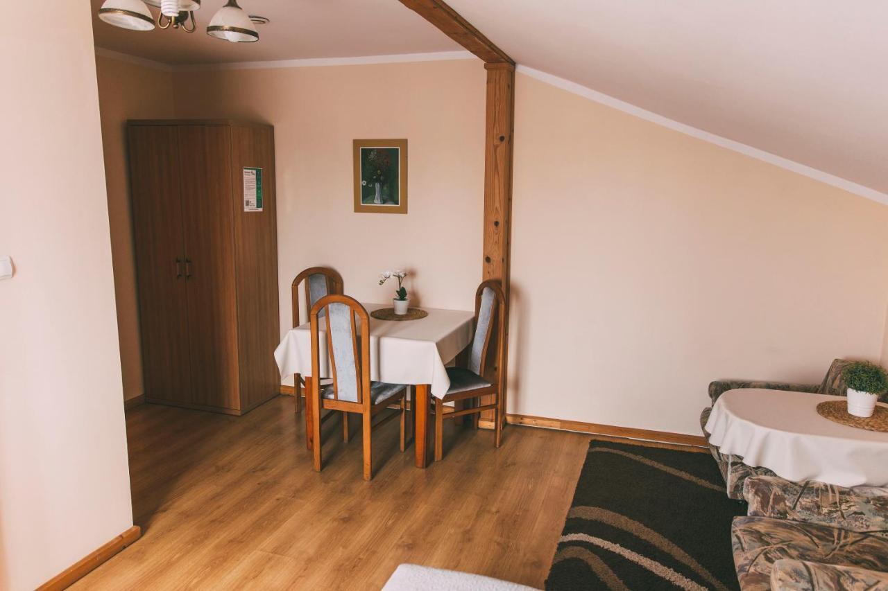 Pokoje Goscinne & Restauracja Pestka Choczewo Extérieur photo
