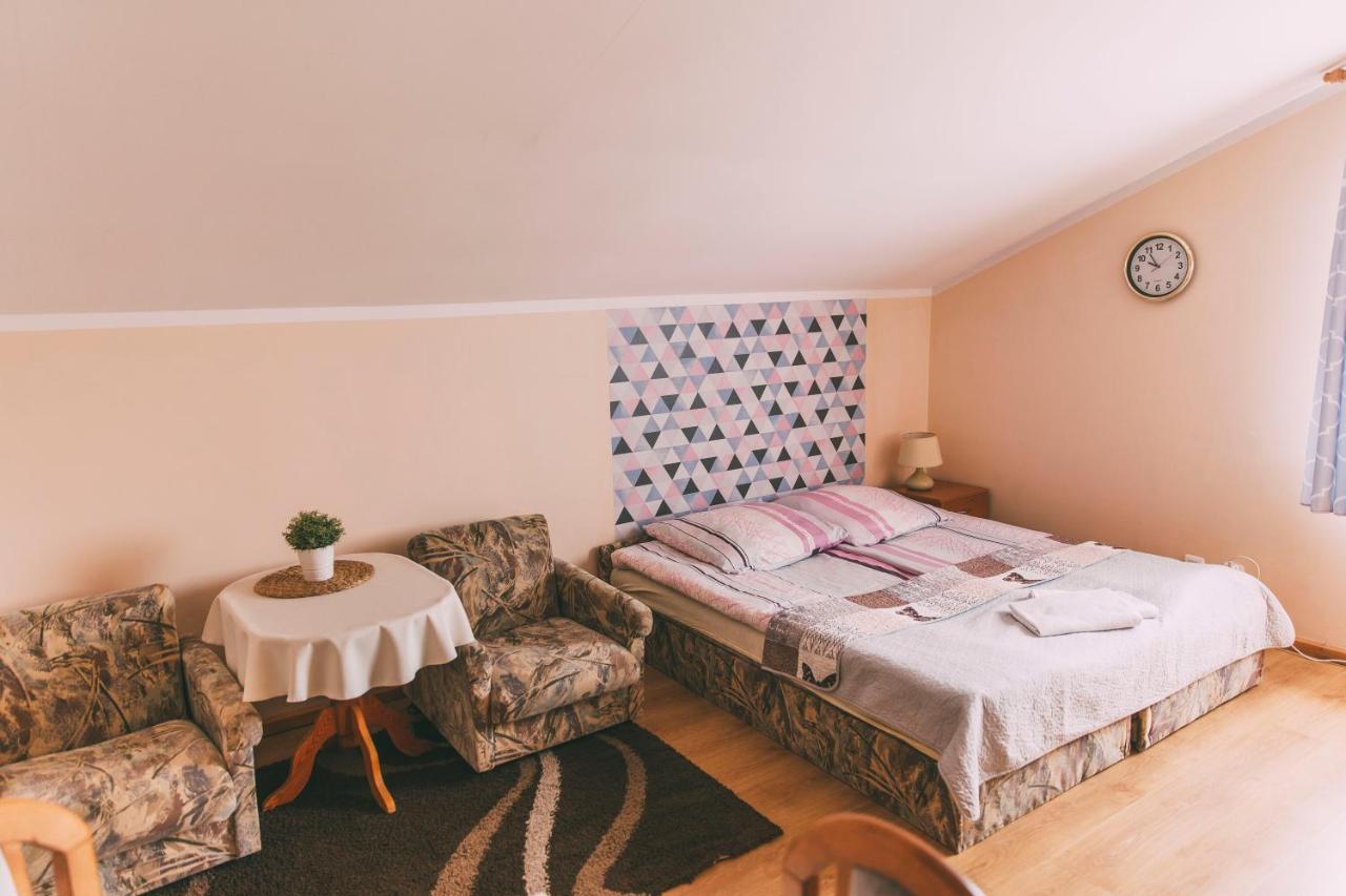 Pokoje Goscinne & Restauracja Pestka Choczewo Extérieur photo
